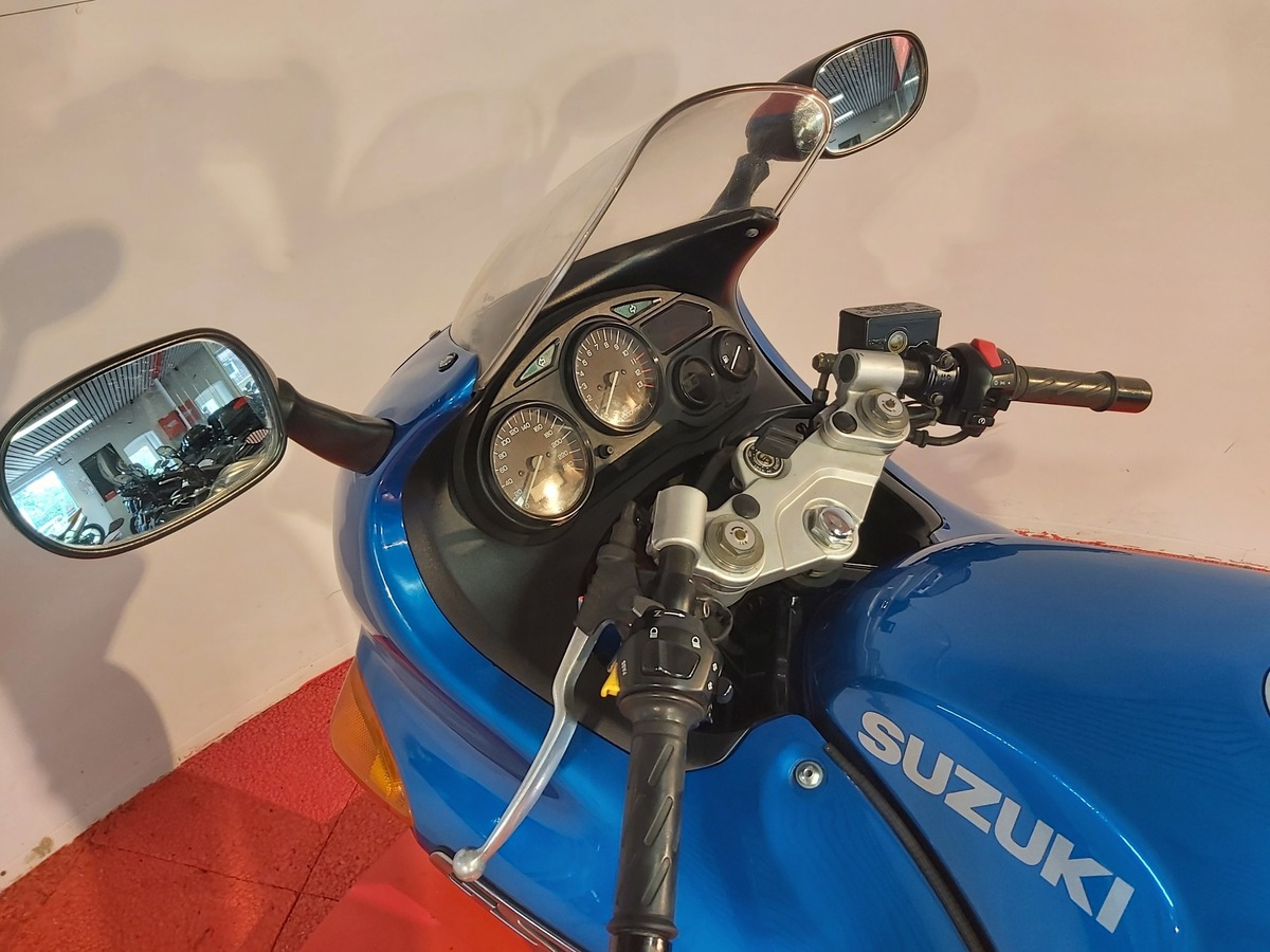 SUZUKI GSX 600 F